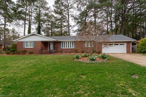 9 Fairway Dr, Portsmouth, VA, 23701-1621 | Card Image