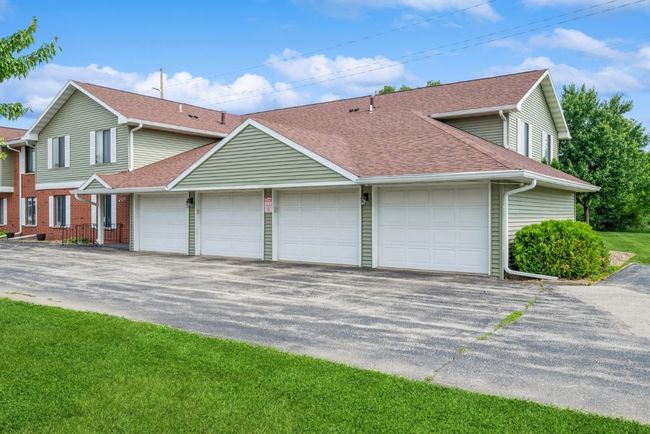 Exterior Front and Garage | Image 30