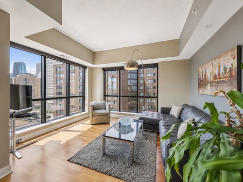 1006-100 3rd Ave S, Minneapolis, MN, 55401-2706 | Card Image