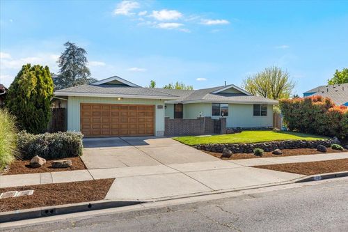 2384 Amaryllis St, Medford, OR, 97504-5502 | Card Image