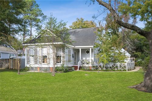 700 Covington Point Dr, Covington, LA, 70433-1562 | Card Image