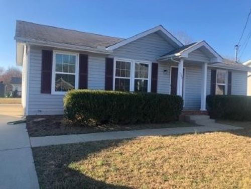 562 Jacquie Dr, Clarksville, TN, 37042-7136 | Card Image