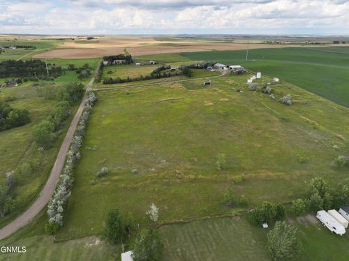 South 3744 Roughrider Lane, Mandan, ND, 58554 | Card Image