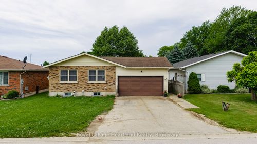 27 Toronto Blvd, Clinton, ON, N0M1L0 | Card Image