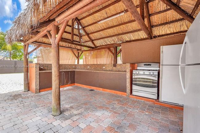 16732 Nw 89 Th Pl, House other with 4 bedrooms, 3 bathrooms and null parking in Miami Lakes FL | Image 59