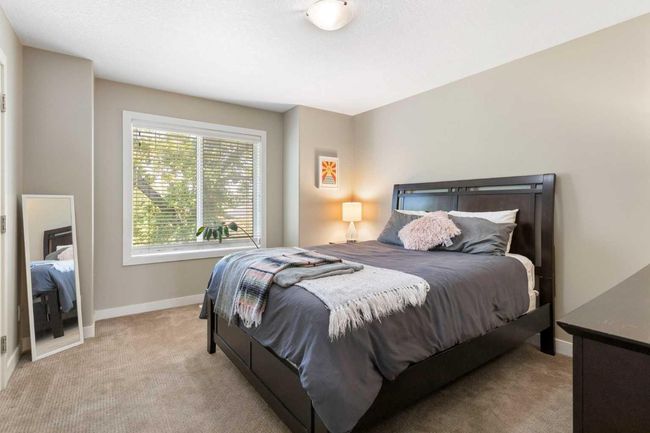 3531 3 Ave Sw, Home with 3 bedrooms, 3 bathrooms and 2 parking in Calgary AB | Image 13