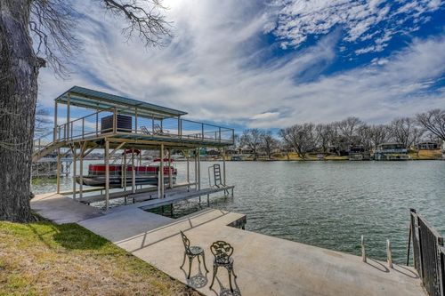 1108 S Lakeside Dr, Burnet, TX, 78611-5437 | Card Image