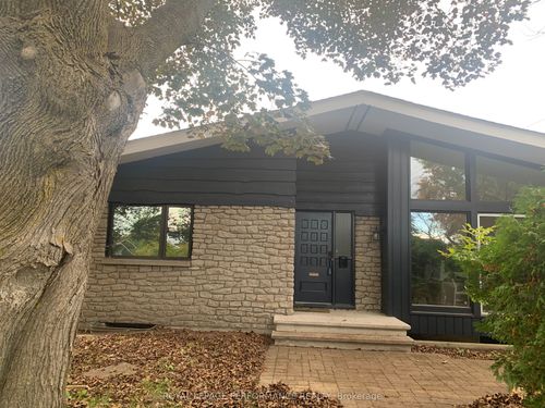 1294 Parkhill Cir, Ottawa, ON, K1H6K3 | Card Image