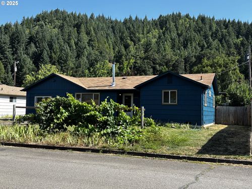 47753 W 2nd St, Oakridge, OR, 97463-9731 | Card Image