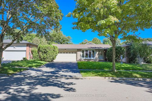 958 Fletcher Valley Cres, Mississauga, ON, L5J2X7 | Card Image