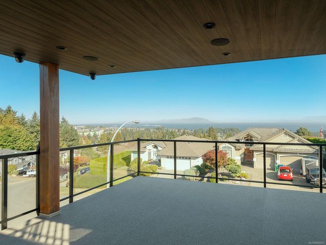 Balcony with Speakers | Image 47