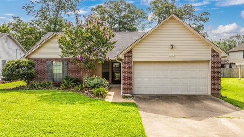 33 Redleaf Cir, Little Rock, AR, 72210-4730 | Card Image