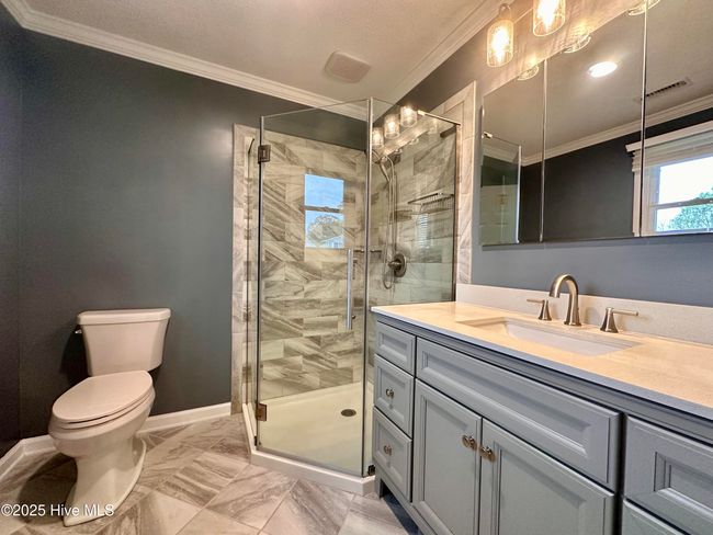 Owners Bathroom 2 | Image 8