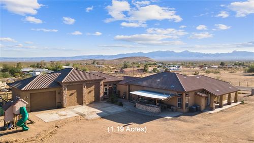 756 S Houck Rd, Golden Valley, AZ, 86413-9072 | Card Image