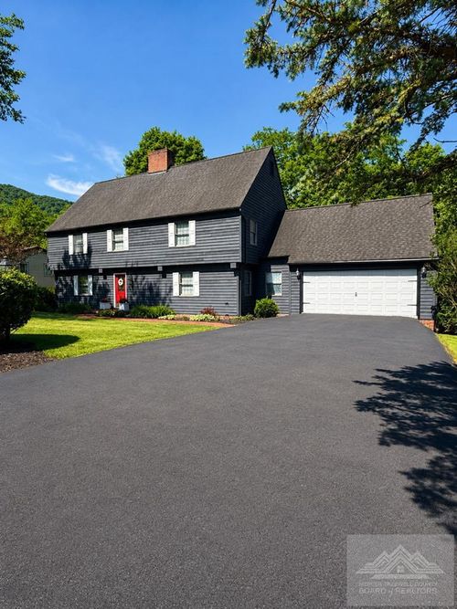648 Sedge Wren St, Bluefield, VA, 24605-9492 | Card Image