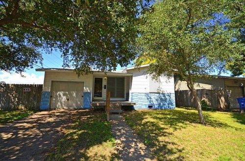 1026 Campbell St, Corpus Christi, TX, 78411-2416 | Card Image