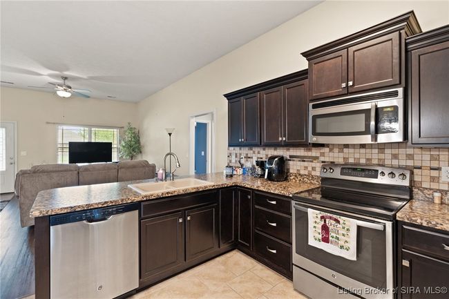5613 Nature Vw, Home with 3 bedrooms, 2 bathrooms and null parking in Memphis IN | Image 7
