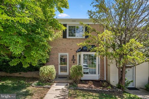 4543 Pinecrest Heights Dr, ANNANDALE, VA, 22003-3501 | Card Image