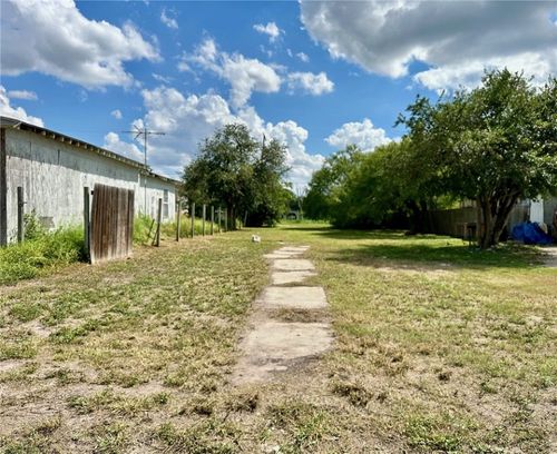 509 E Richard Ave, Kingsville, TX, 78363-3840 | Card Image