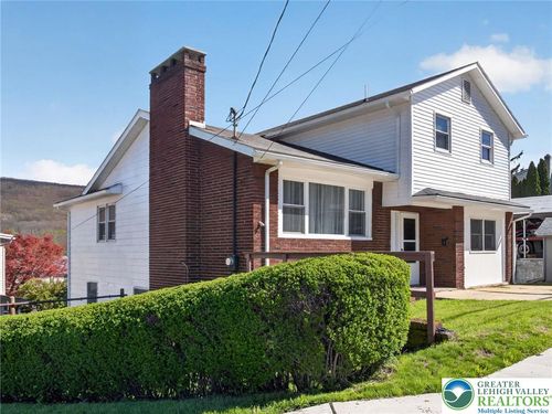 2 E Center St, Nesquehoning, PA, 18240-1605 | Card Image