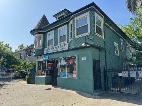 2620 T Street, Sacramento, CA, 95816 | Card Image