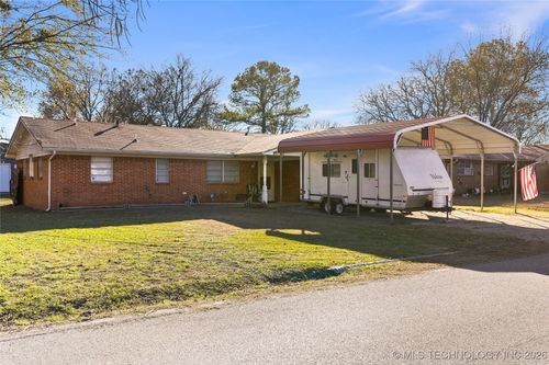 43 Laurel St, Lone Grove, OK, 73443-6156 | Card Image