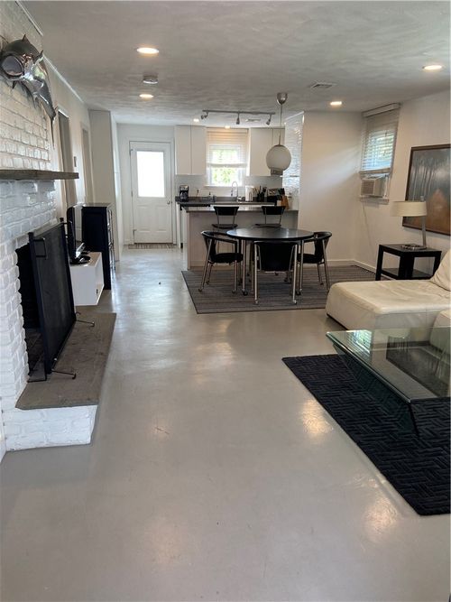 a-101 Briarwood Ave, Middletown, RI, 02842-5807 | Card Image