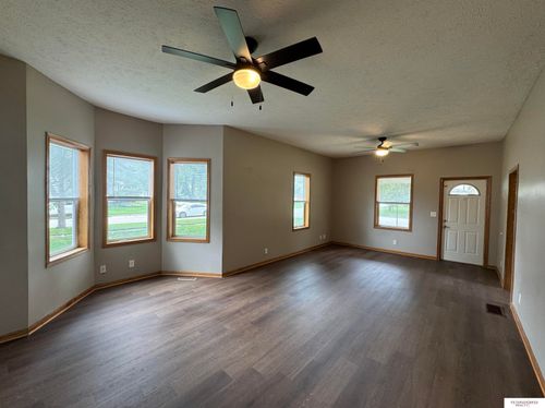 1406 N Main St, Fremont, NE, 68025-3473 | Card Image