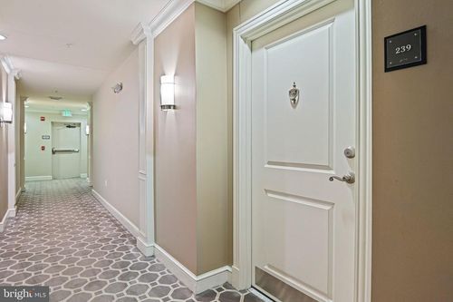 239-2655 Prosperity Ave, FAIRFAX, VA, 22031-4911 | Card Image