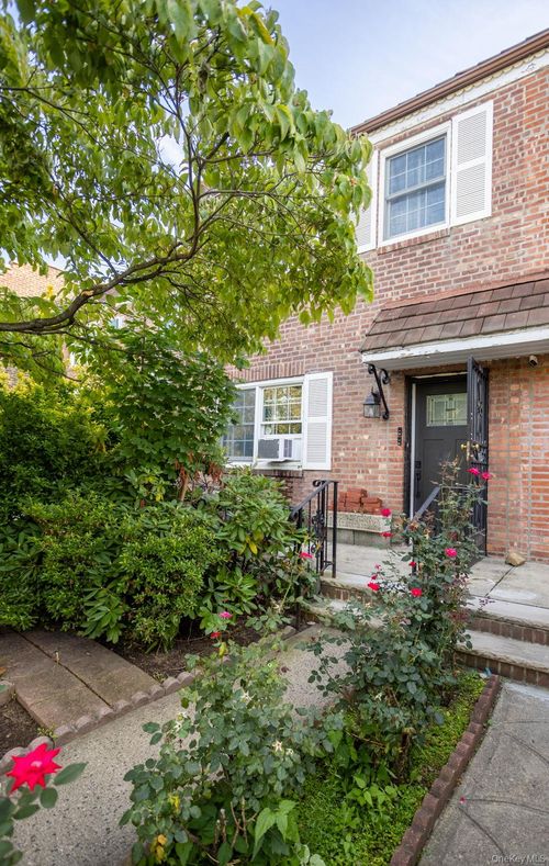 70-24 Utopia Pkwy, Fresh Meadows, NY, 11365-3434 | Card Image