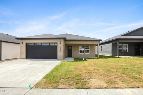 3337 35th Street W, Williston, ND, 58801 | Card Image