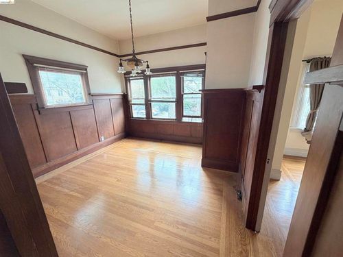 2013 9th St, Berkeley, CA, 94710-2115 | Card Image