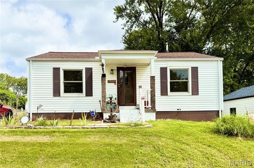 10325 Breckenridge Rd, Saint Ann, MO, 63074-3514 | Card Image