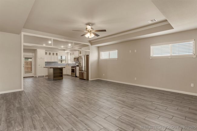 27623 109 Th St, House other with 3 bedrooms, 2 bathrooms and null parking in Coweta OK | Image 8