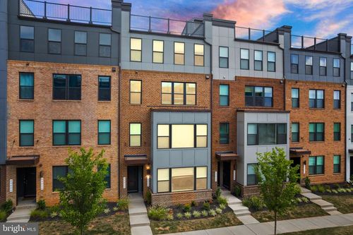 43812 Middleway Ter, ASHBURN, VA, 20147-7049 | Card Image
