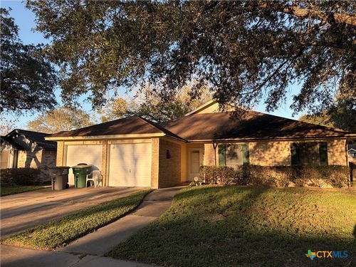 108 Queenswood Trl, Victoria, TX, 77901-2541 | Card Image