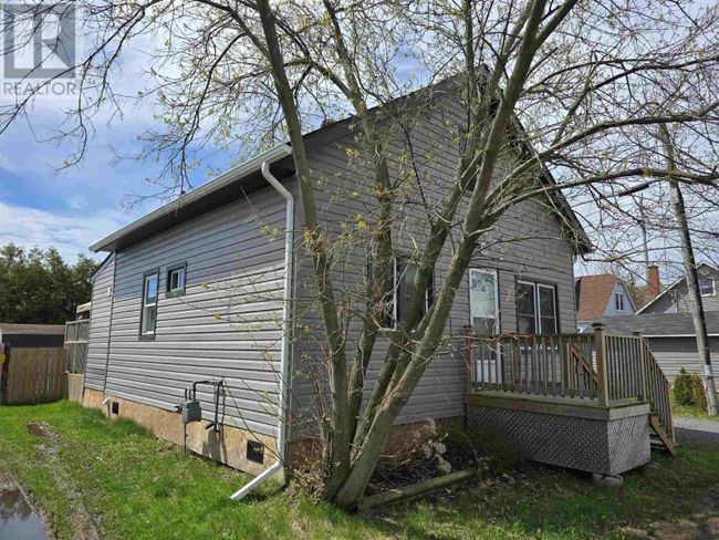 1241 Wellington St E, Home with 2 bedrooms, 2 bathrooms and null parking in Sault Ste. Marie ON | Image 4