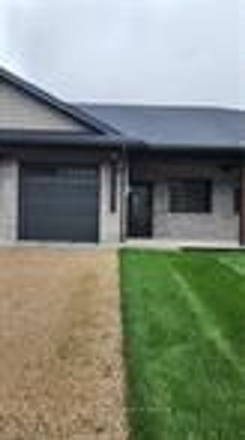 327 Arthur St, Mount Forest, ON, N0G2L3 | Card Image