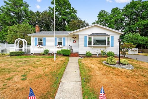 4 Lincoln Dr, Fairhaven, MA, 02719-4606 | Card Image