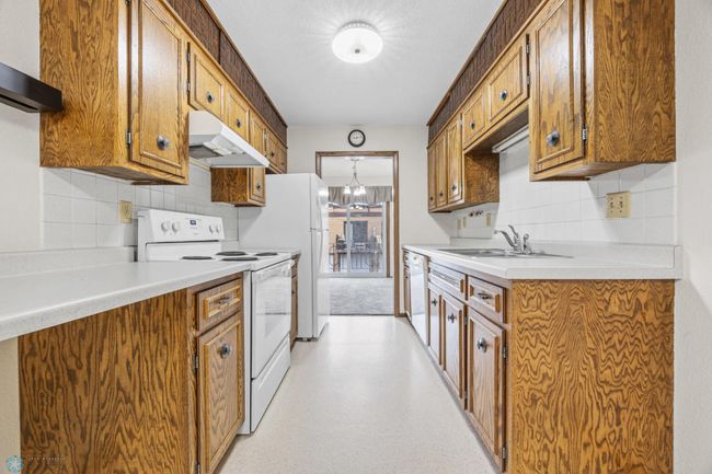 Kitchen | Image 10