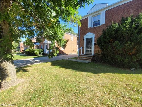 255 E 250th St, Euclid, OH, 44132-1001 | Card Image