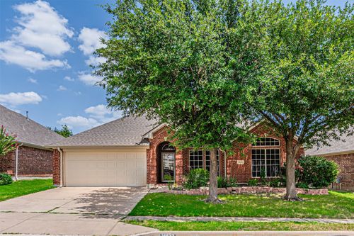 10132 Red Bluff Ln, Fort Worth, TX, 76177-7350 | Card Image