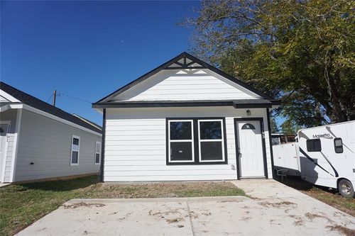 11387 Underwood St, Willis, TX, 77318-7662 | Card Image