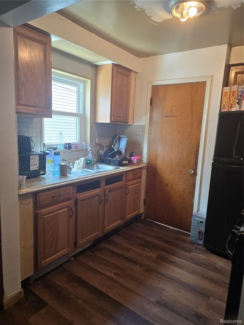 13619 Penrod St, Detroit, MI, 48223-3594 | Card Image