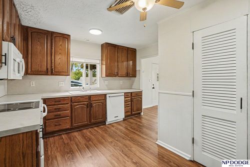 6795 Seward St, Omaha, NE, 68104-4661 | Card Image