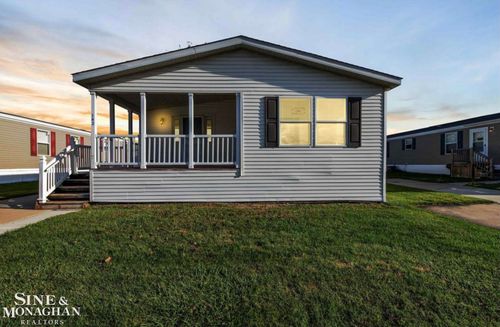 142 Applewood Court, Columbus Township, MI, 48063 | Card Image