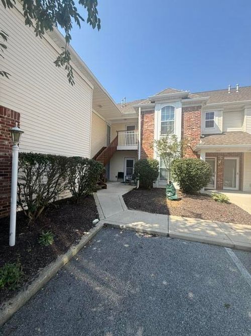 2909 Foggy Glen Dr, Valparaiso, IN, 46385 | Card Image