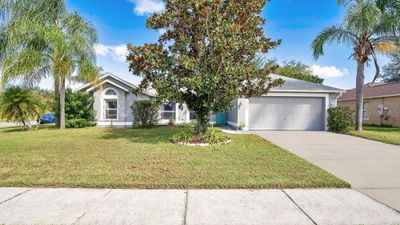 5009 Oak Tours Drive, House other with 3 bedrooms, 2 bathrooms and null parking in Orlando FL | Image 1