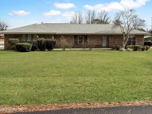 904 Pine Dr, Tylertown, MS, 39667-2826 | Card Image