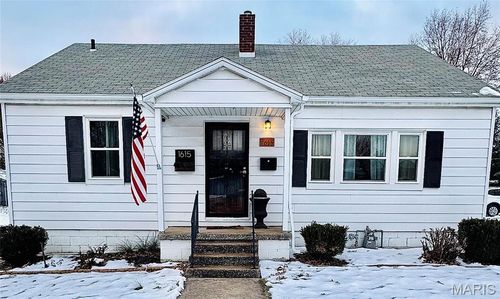 1615 E Belle Ave, Belleville, IL, 62221-4933 | Card Image